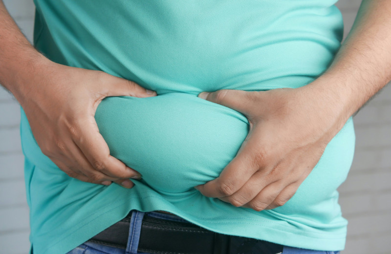 Названа смертельная опасность наличия «пивного живота» у мужчин