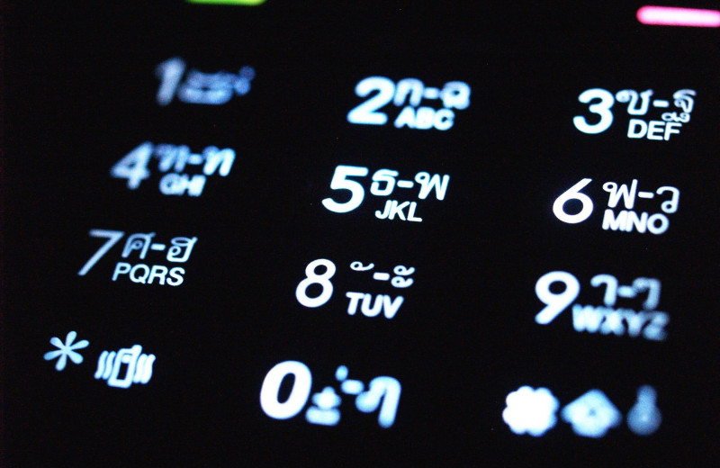 5 ситуаций, когда кнопочный телефон практичнее смартфона