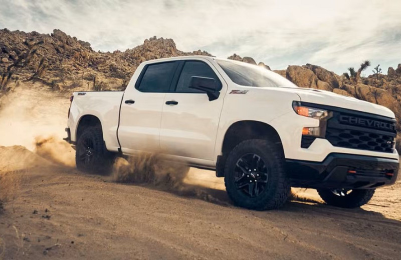 Chevrolet Silverado: бездорожный бунтарь или городской стиляга?