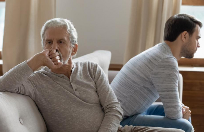Общение без раздражения: 5 правил коммуникации с пожилыми родителями