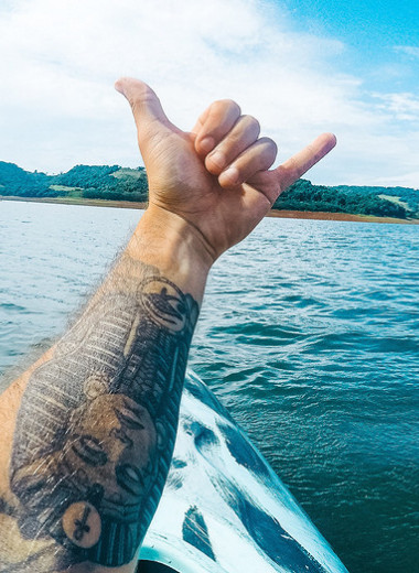 Новая татуировка + вода: насколько они совместимы и другие волнующие вопросы