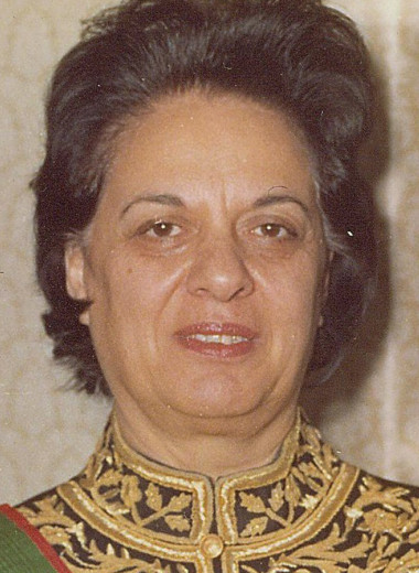 «Лучше смерть, чем быть укрытой покрывалом»: история первой иранской женщины-министра
