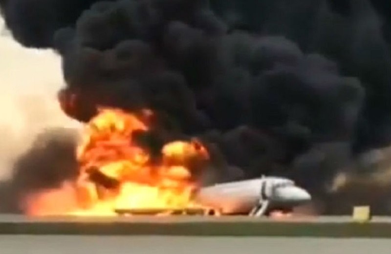 Авиакатастрофа в Шереметьево: погибли 40 пассажиров и бортпроводник