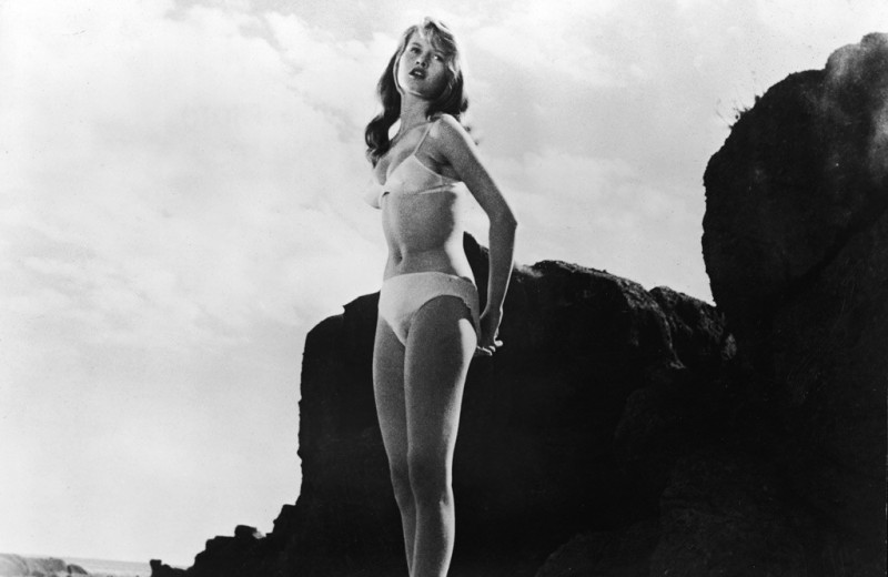 Купаться разрешается! История женской пляжной моды в 10 фактах о купальниках