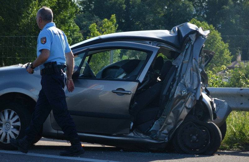 Почему при лобовых столкновениях пассажиры чаще выживают в более дорогих автомобилях?