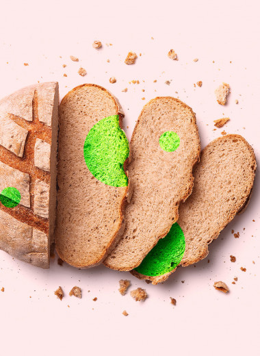 Что делать с заплесневелым хлебом: обрезать и съесть или выкинуть