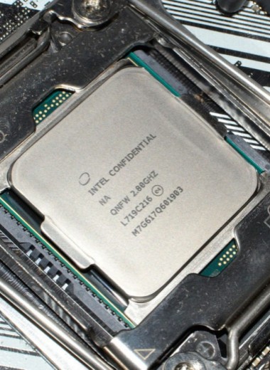 Intel Core i9-7960X: 16 ядер достаточно?