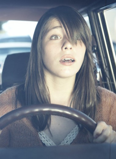 Можно ли выдавать права на вождение с 16 лет: мнение психолога
