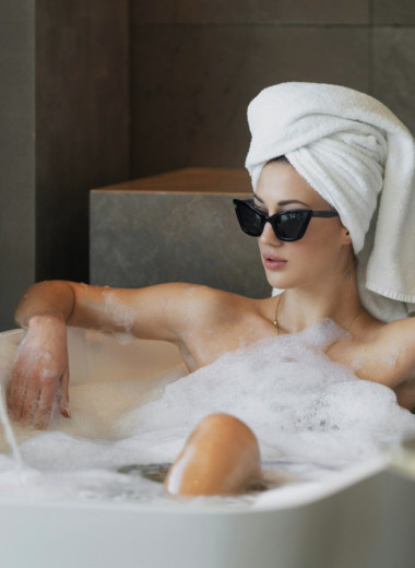 Не до жиру: только 7% россиян регулярно тратятся на массаж, спа и косметолога