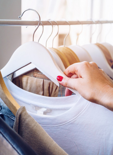 В модном бизнесе появился новый тренд: бренды платят потребителям за то, что они носят их одежду