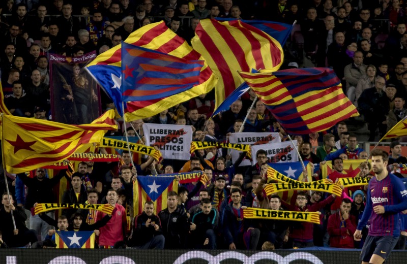 Как протесты в Каталонии влияют на футбольный клуб «Барселона»