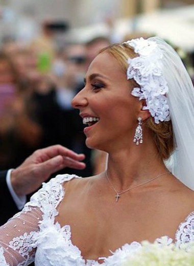 Платье за миллион и старинный замок: самые роскошные свадьбы чиновников