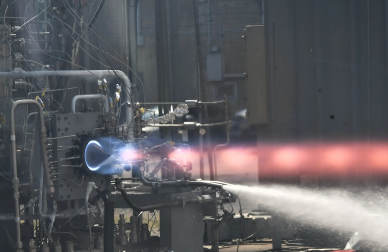 Как инженеры НАСА испытывают детонационные двигатели для космических ракет: рев и пламя