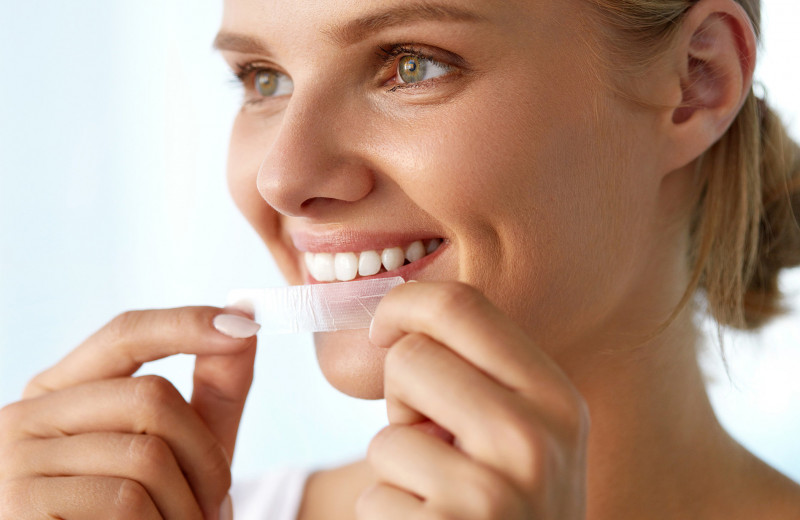 Отбеливающие полоски — зло? Как правильно отбелить зубы и не пожалеть об этом