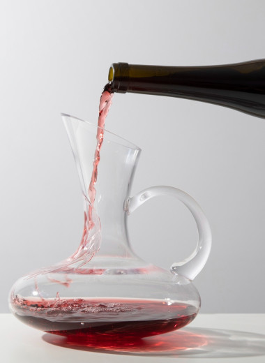 Не эстетики ради: что такое декантер для вина и зачем он вообще нужен