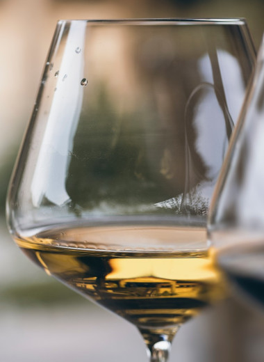 Лукавые годы и градусы: предпочтения винных потребителей меняются в сторону легкости