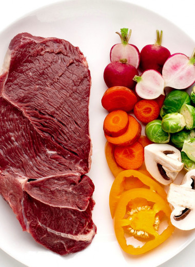 Вегетарианцы или мясоеды: ученые выяснили, кто здоровее