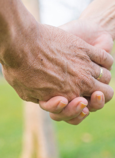 Как строить отношения, если у вас большая разница в возрасте: 5 советов психологов