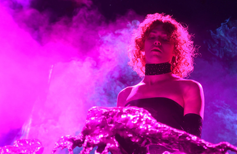 Прощай, SOPHIE: как самая известная небинарная певица изменила мировую музыку