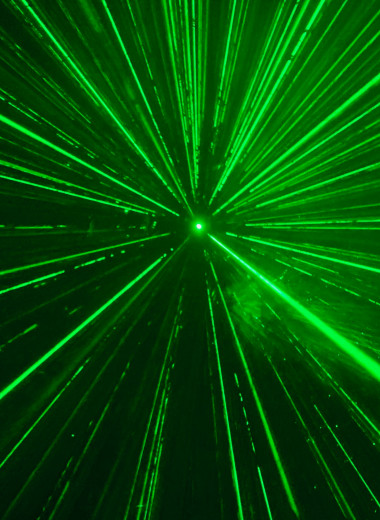 Смесь атомов и света поможет сфокусировать лазер на световом парусе