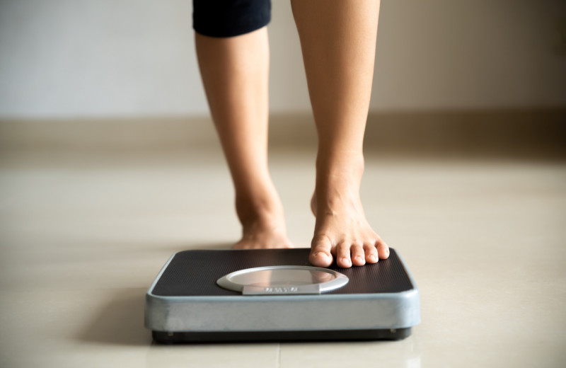 Ученые опровергли мнение о том, что взрослые люди набирают вес из-за плохого метаболизма