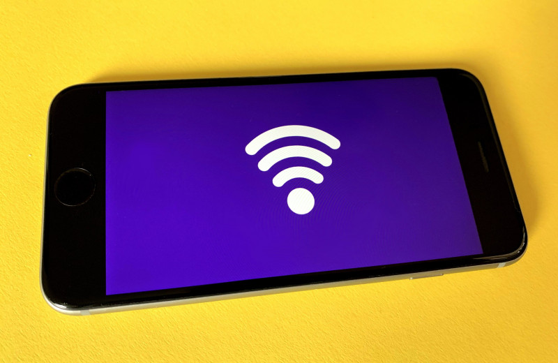 Влияет ли расстояние от устройства до маршрутизатора Wi-Fi на скорость загрузки