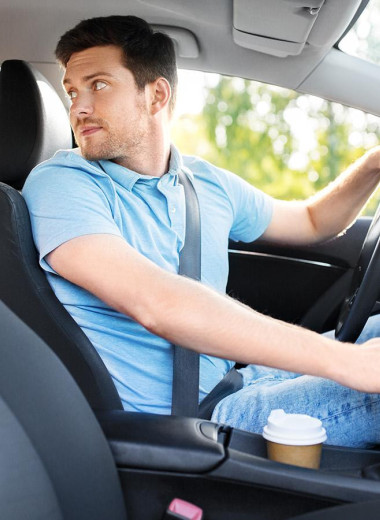 Где запрещено движение задним ходом, и какие штрафы за это можно получить