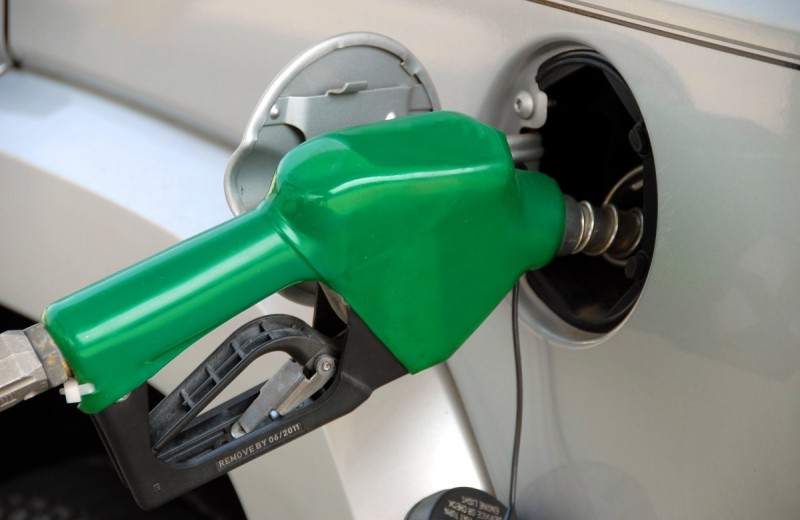 Банковские карты для автомобилистов: возвращаем деньги за бензин