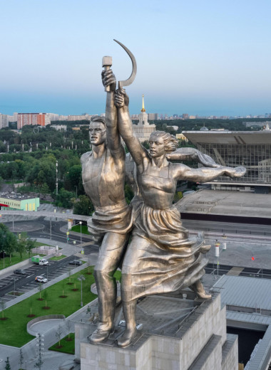 Устремленные в небо: посмотрите на 10 самых высоких памятников в России