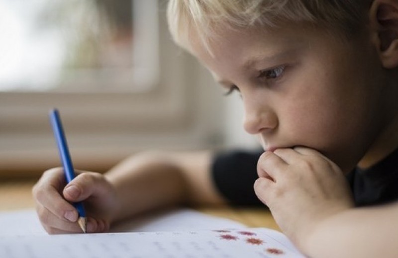 Что делать, если ребенок пишет медленно и с ошибками