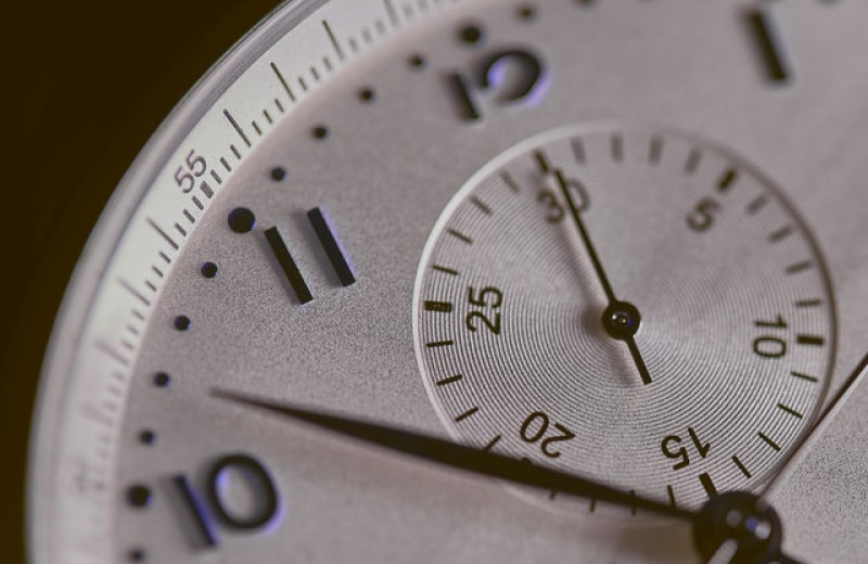 Знаете ли вы, что самыми точными часами в мире считаются атомные? 5 интересных фактов о времени для самых любознательных