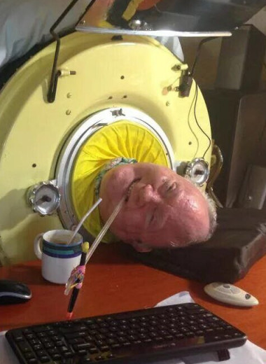 Человек с железными легкими: как живет Пол Александер, который уже более 68 лет не покидает железную капсулу