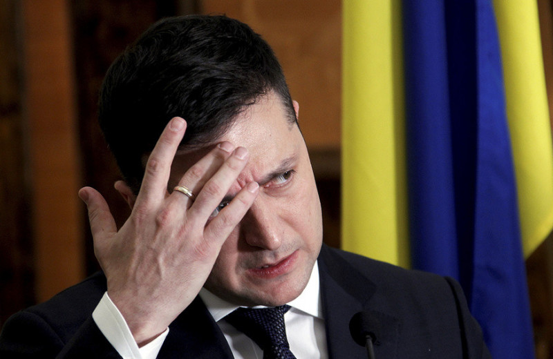 Зеленский и судья: как Украина столкнулась с конституционным кризисом
