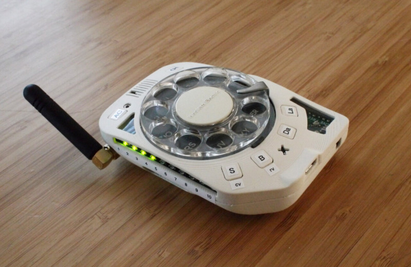 Собери сам: инженер продаёт набор для сборки дискового телефона с изогнутым экраном и 4G за $390