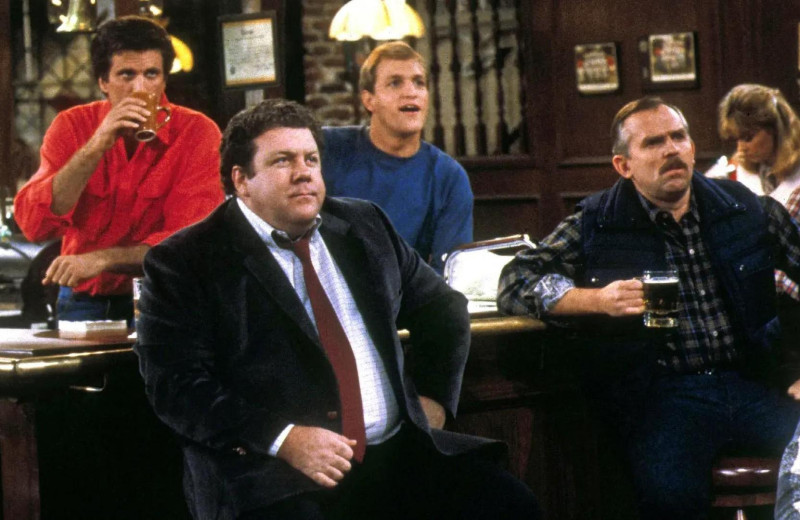 10 ситкомов, которые великолепны от начала до конца