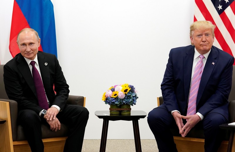 «Не о чем говорить»: каковы итоги первых за год переговоров Путина и Трампа
