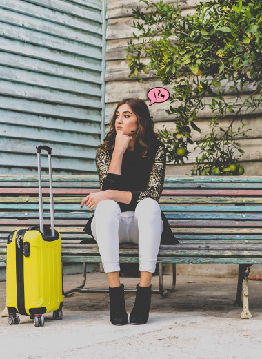 Опоздала на рейс, потеряла чемодан, дали плохой номер: как решить проблемы в отпуске