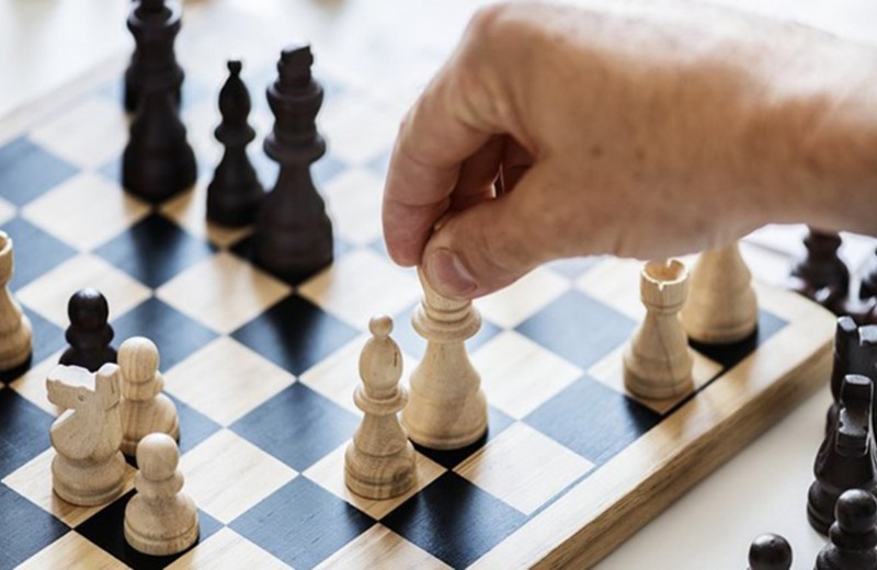 Профессиональные шахматисты живут дольше обычных людей: исследование
