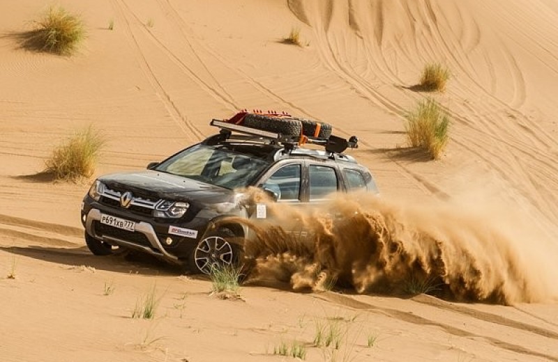 Renault Duster: до Сахары подбросишь?