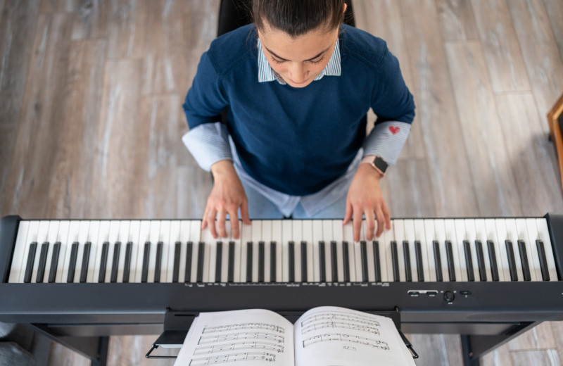 Ученые из Университета Бата: игра на фортепиано повышает «производительность» мозга и снимает стресс