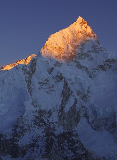 Зачем люди «покоряют» Эверест и почему гибнут в очереди на восхождение