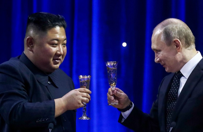 «За здоровье товарища председателя». Как прошел первый визит Ким Чен Ына в Россию