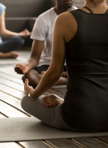 Хатха-йога для начинающих — базовые упражнения, асаны
