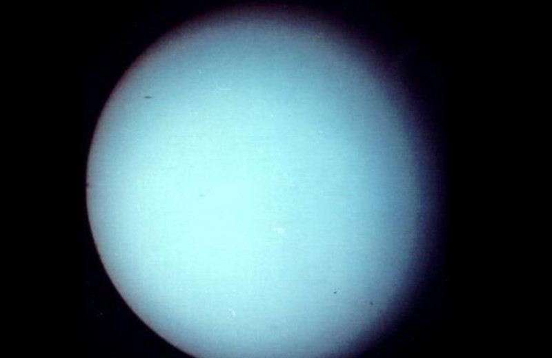 Под метановыми облаками: астрономы объяснили, почему Уран и Нептун разного цвета