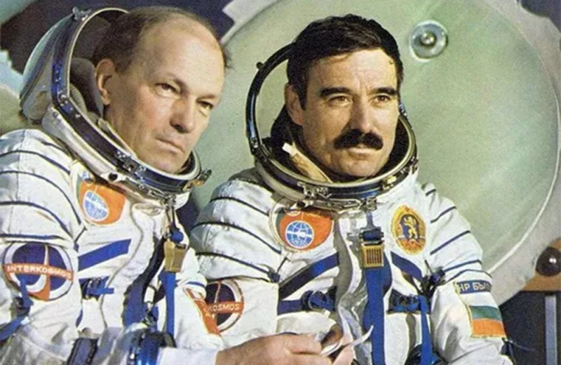 Посадка советских космонавтов в США посреди холодной войны