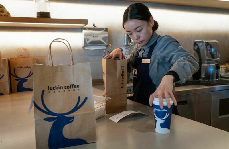 Сеть поддельных клиентов и фальшивый сотрудник: WSJ разобрала обман инвесторов «китайского Starbucks» Luckin Coffee