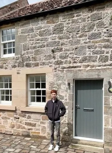 28-летний шотландец купил заброшенный каменный коттедж и меньше чем за год превратил его в уютный маленький дом