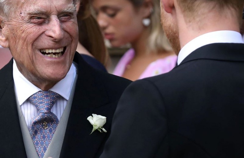 Вечеринка и салют из пистолетов: мужу британской королевы исполнилось 98 лет