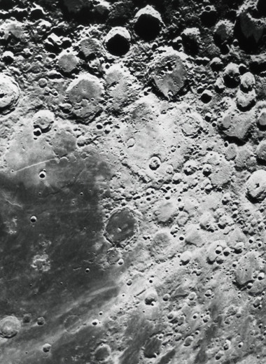 По ту сторону Луны: как рождаются мифы о базах пришельцев и НЛО