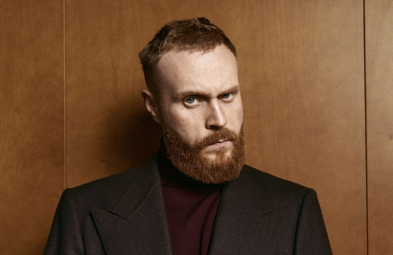 Комик Евгений Чебатков — Forbes: «У стендапа сейчас непростые времена»